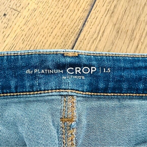 Chico's The Platinum Crop Women's Blue Jeans Size 1.5 (US M/10) - Picture 7 of 10